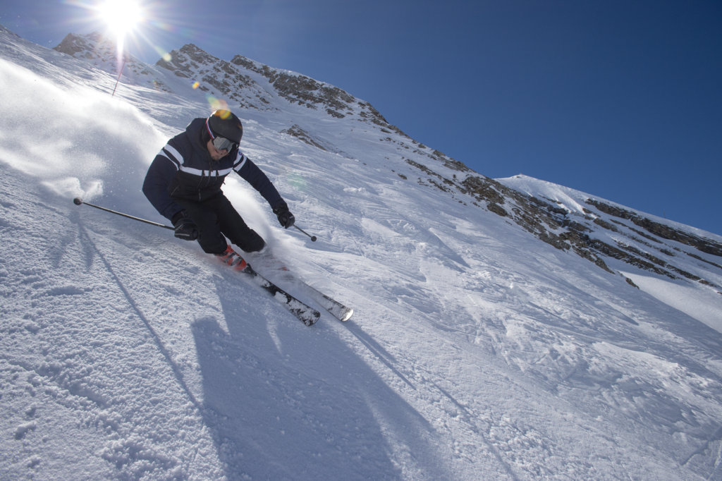 Antoine Dénériaz lance sa propre marque de ski et d’accessoires