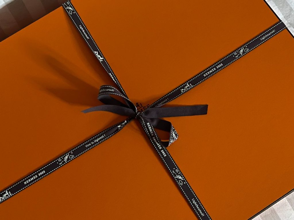 La légendaire boîte orange Hermès !